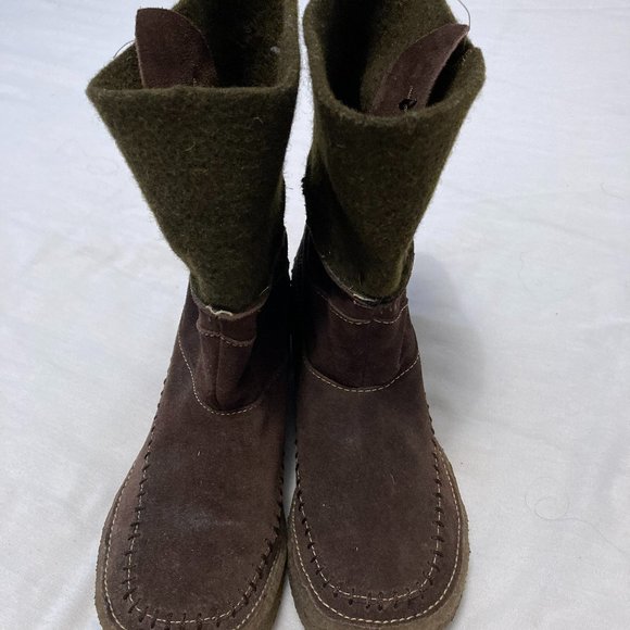 Groundhog suede boots, in dark brown and dark green suede, size 7 M - Picture 3 of 3